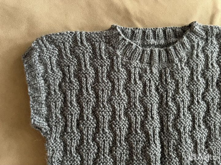 Детский вязаный жилет (безрукавка)