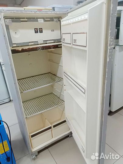 Холодильник Бирюса