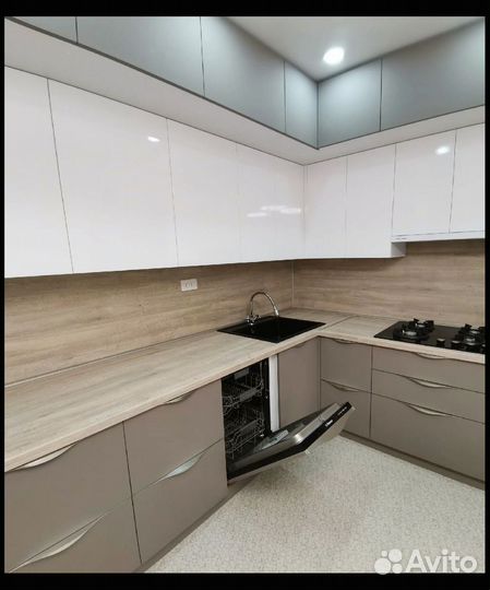 Кухня угловая на заказ. Рассрочка 0%