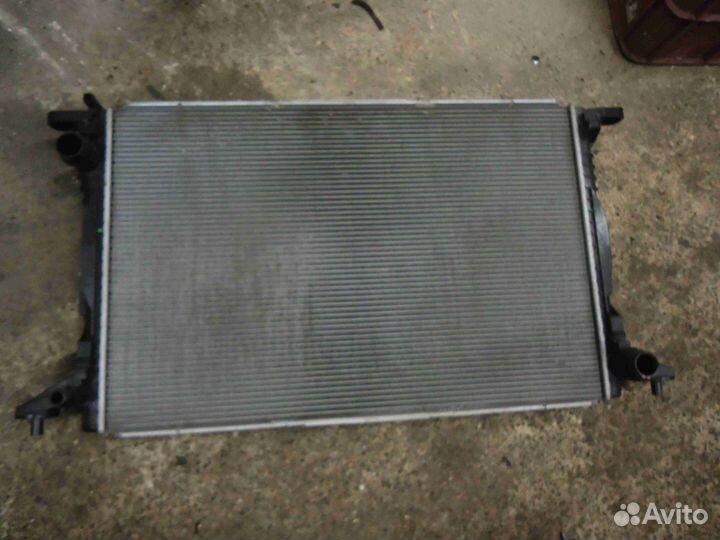 Радиатор основной Audi A4 2016