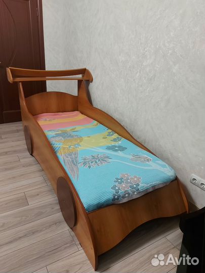 Детская кровать машина бу с матрасом