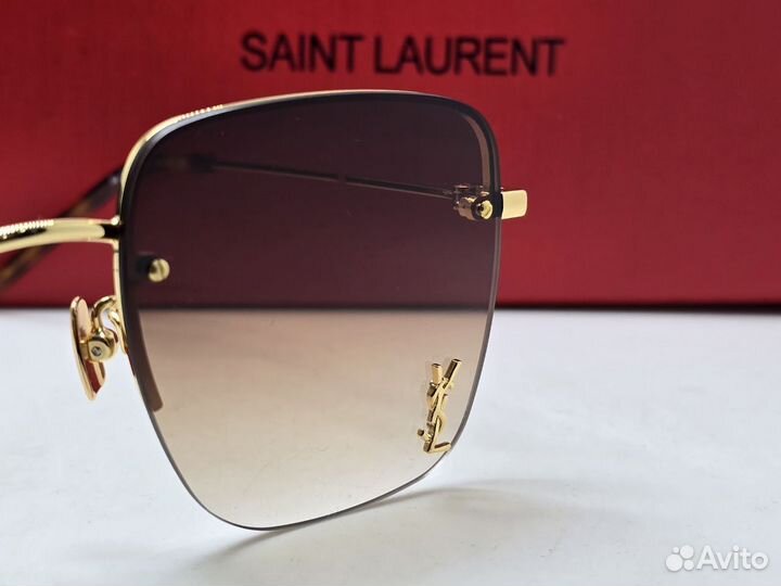 Солнцезащитные очки женские Saint Laurent