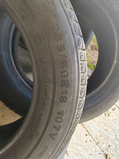 Triangle PL02 235/60 R18