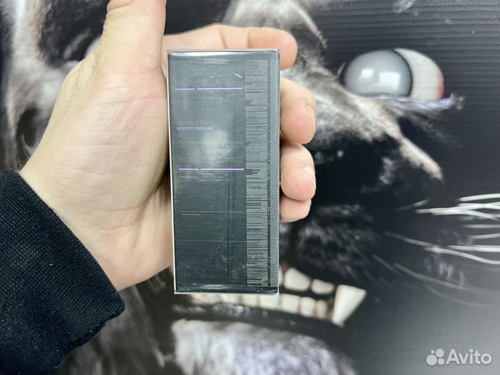 Escentric molecules 01