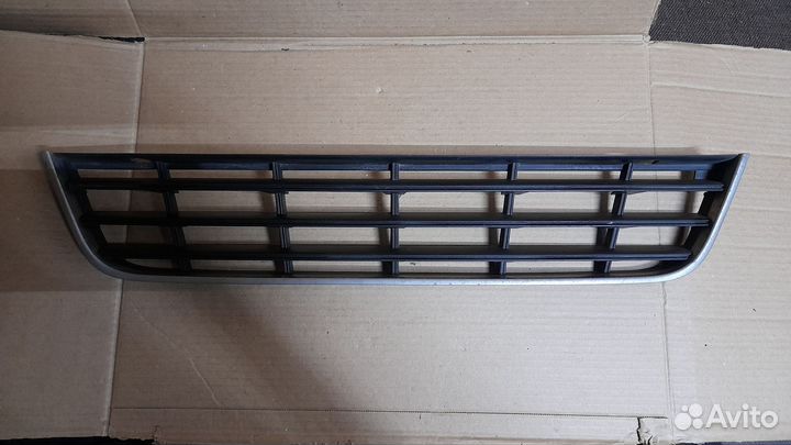 Решетка бампера передняя Volkswagen Passat B6
