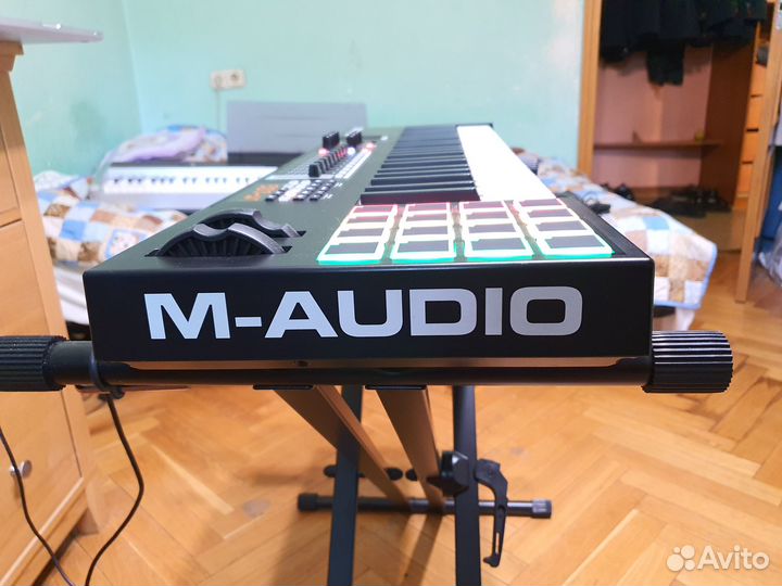 Топовая midi-клавиатура M-Audio Code49