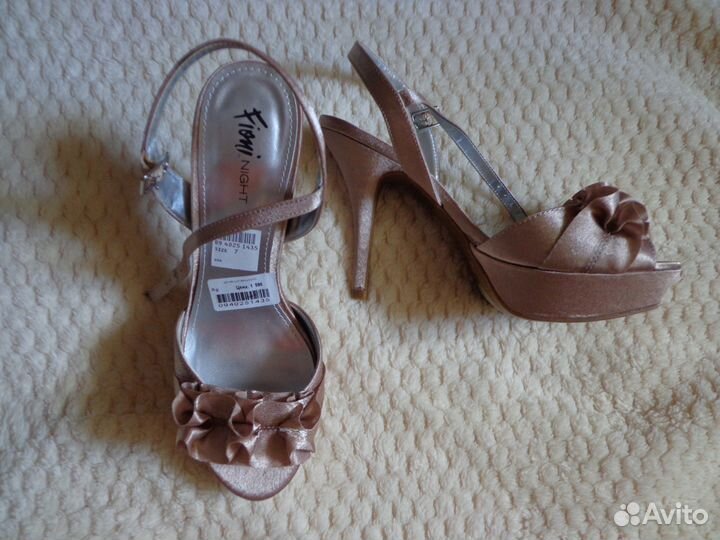 Нарядные босоножки новые Fioni night