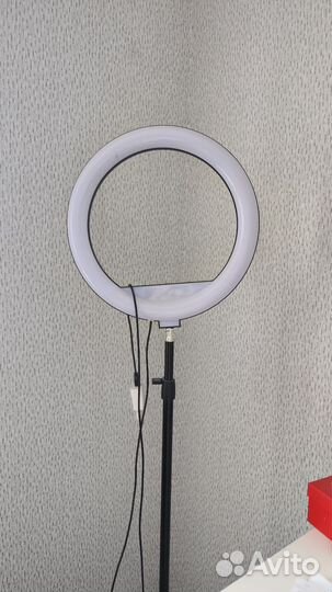 Кольцевая лампа со штативом