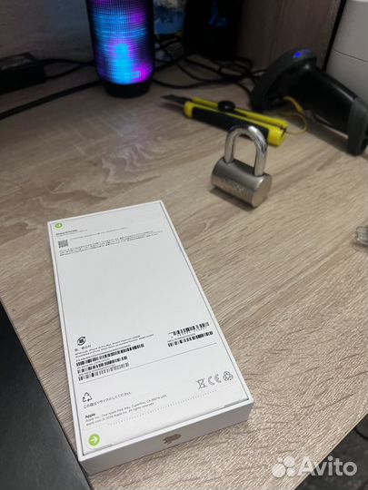 iPhone 16 pro max 256 sim esim