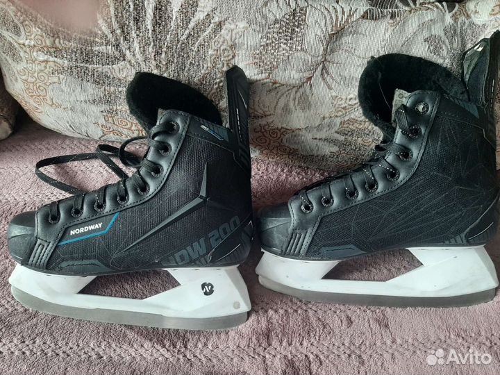 Коньки хоккейные