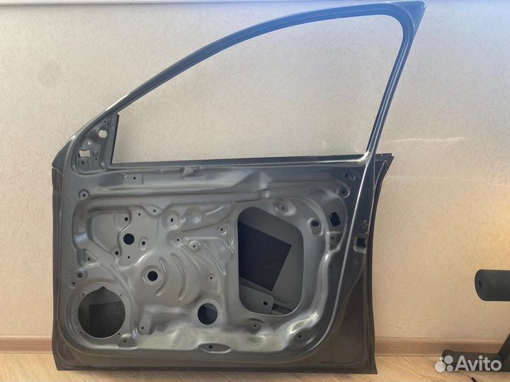 Дверь передняя правая на volkswagen polo 2021