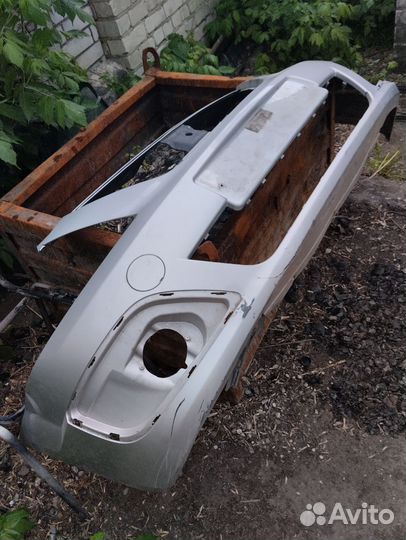 Бампер оригинал для лада ларгус