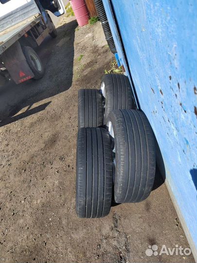 Kumho Ecsta HS51 225/45 R17