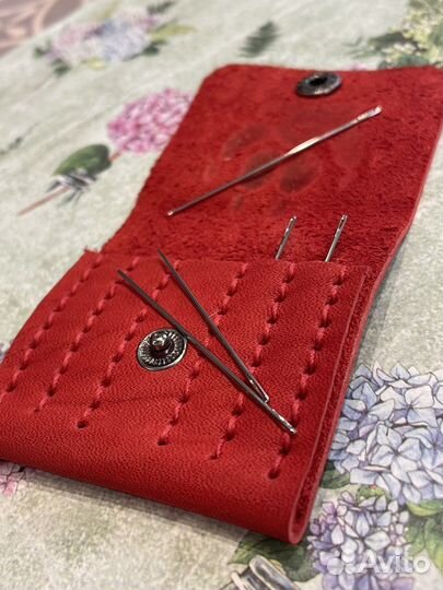 Игольница из натуральной кожи