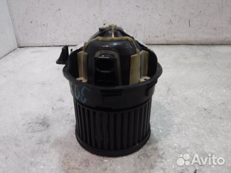 Моторчик печки Пежо 308 1 T7