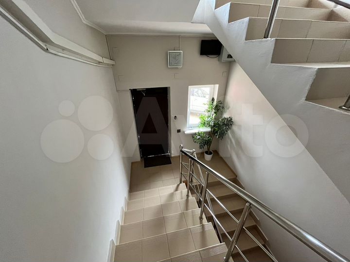 2-к. квартира, 62 м², 1/4 эт.