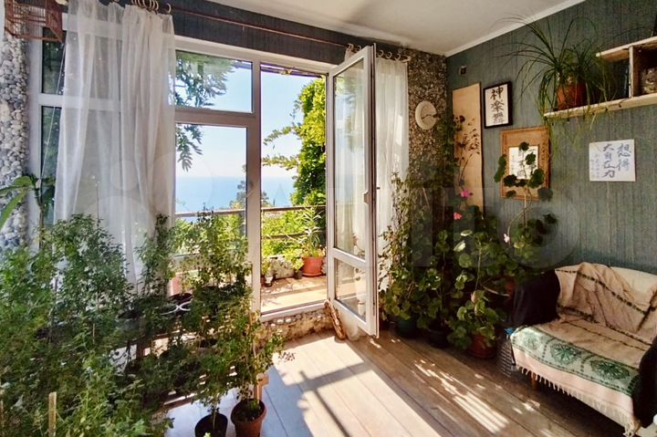 Дом 240 м² на участке 3,5 сот.