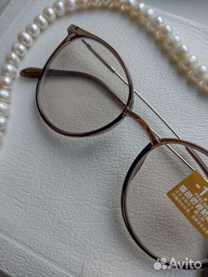 Очки новые с диоптр. -1 фотохромные