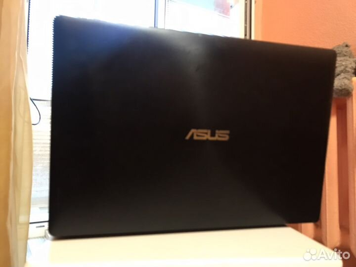 Ноутбук asus