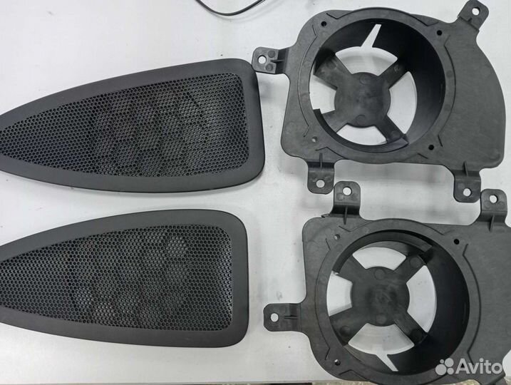 Облицовка задних динамиков Лада гранта