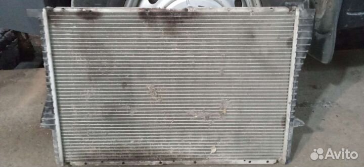 Радиатор охлаждения на BMW е 39