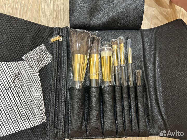 Новый Набор кистей для макияжа amway