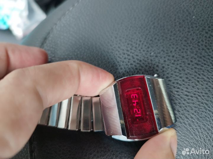 Советские электронные часы продаются
