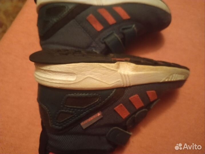 Кроссовки детские adidas 24