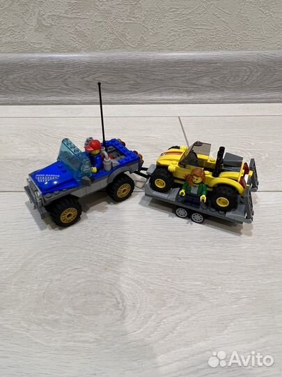 Лего перевозчик песчаного багги