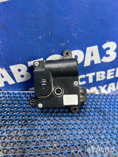 Моторчик заслонок отопителя Hyundai Elantra Xd