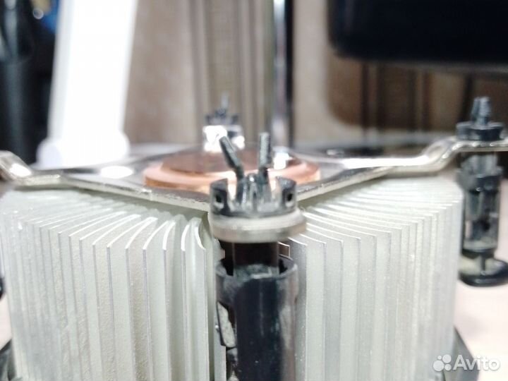 DeepCool со сломанными ножками