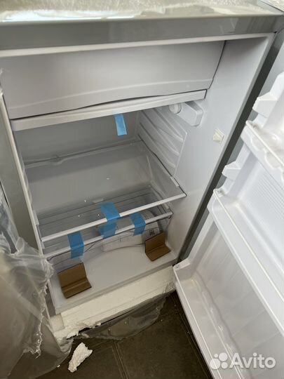 Минихолодильник 85 см белый цвет