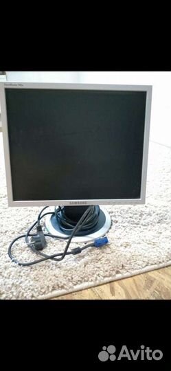 Монитор Samsung