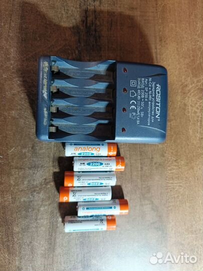 Зарядное устройство и несколько акб