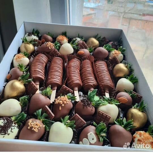 Клубника в шоколаде букеты