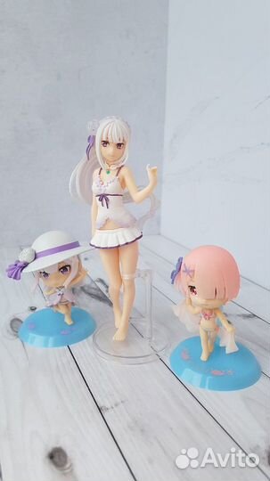 Аниме фигурка Эмилия и Рэм + 2 брелка