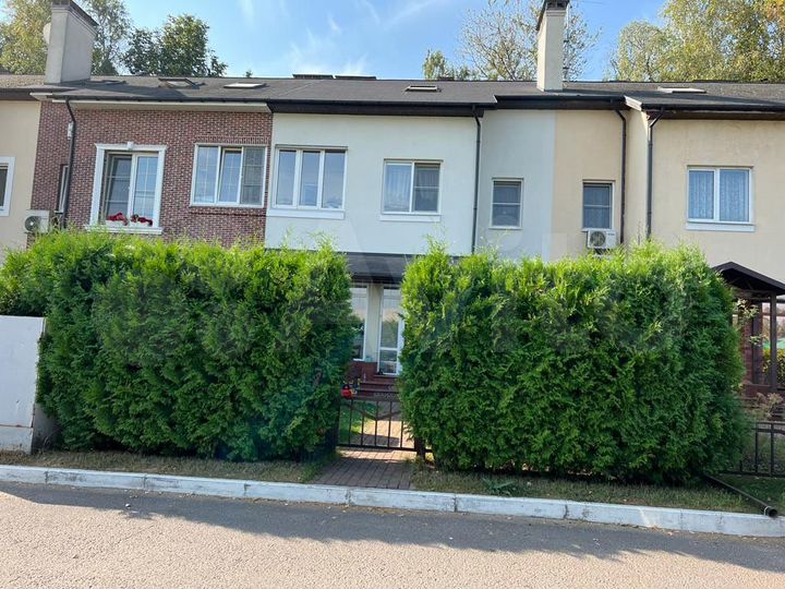 Дом 200 м² на участке 2 сот.