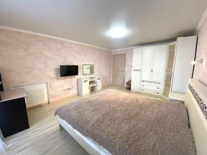 3-к. квартира, 98,3 м², 8/10 эт.