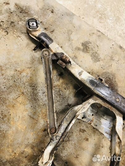 Балка заднего моста bmw 5 e34 33 31 1 090 566