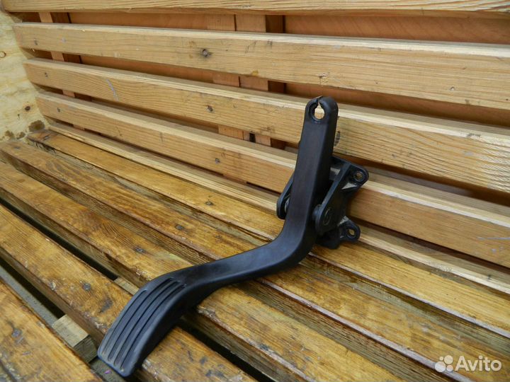 Педаль газа Ford Focus рест. 2002 98AB-9P732-AE