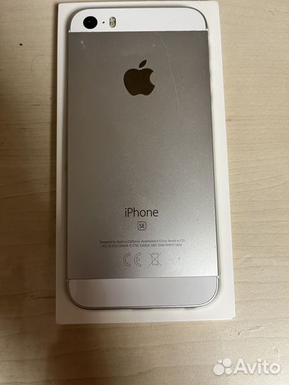 iPhone SE, 32 ГБ