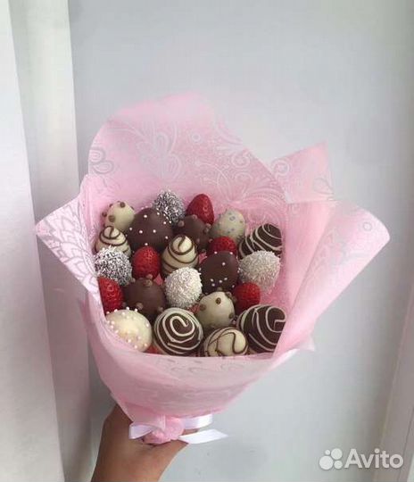 Вкусные букеты из клубники в шоколаде