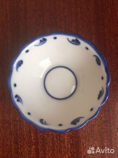 Посуда Гжель: солонка креманка вазочка