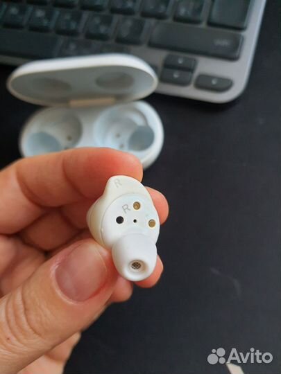 Один наушник samsung galaxy buds 2 SM-R170