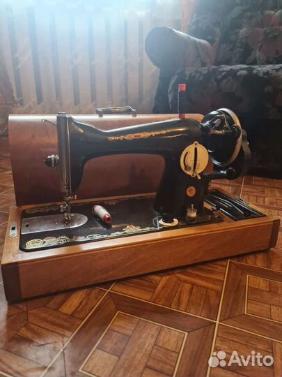 Швейная машинка подольск 2М