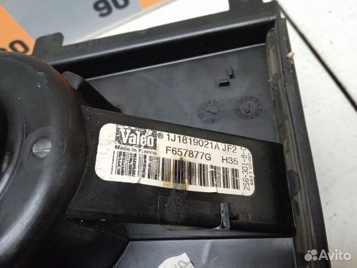 Моторчик печки Volkswagen Bora 1.6 1999