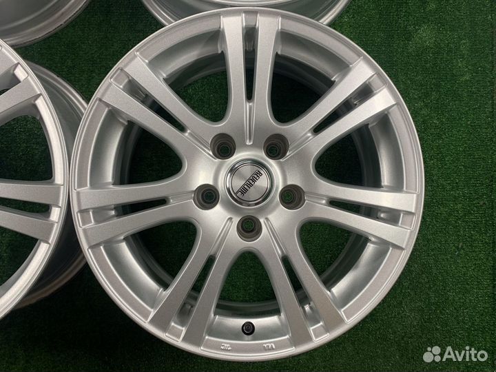 R16 Manaray Rever Line 5x114.3 6.5JJ ET+35 Цо73,1м