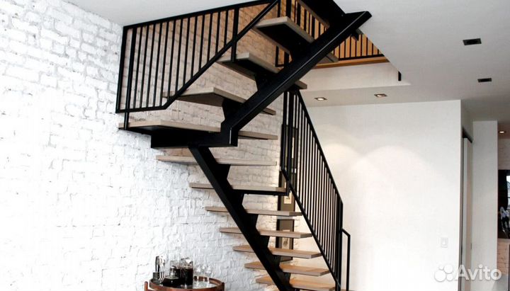 Лестница г-образная на дачу