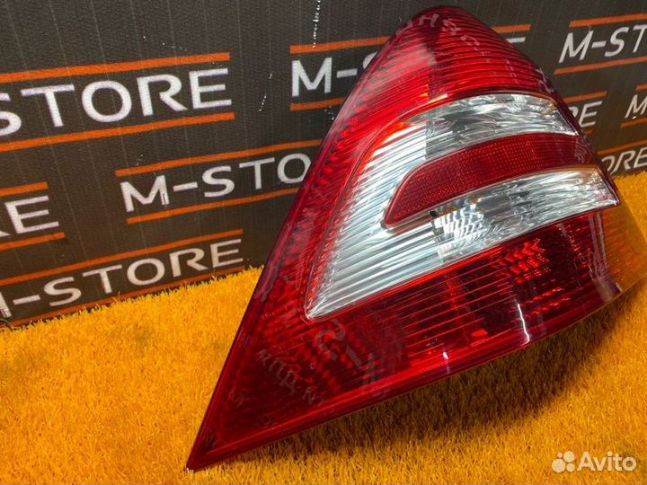 Фонарь задний задний левый Mercedes-Benz C-Class