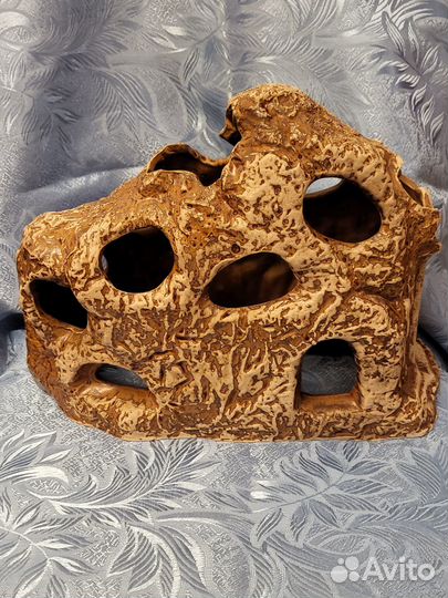 Набор для аквариума б/у: грот и кувшин +грунт 3 ви